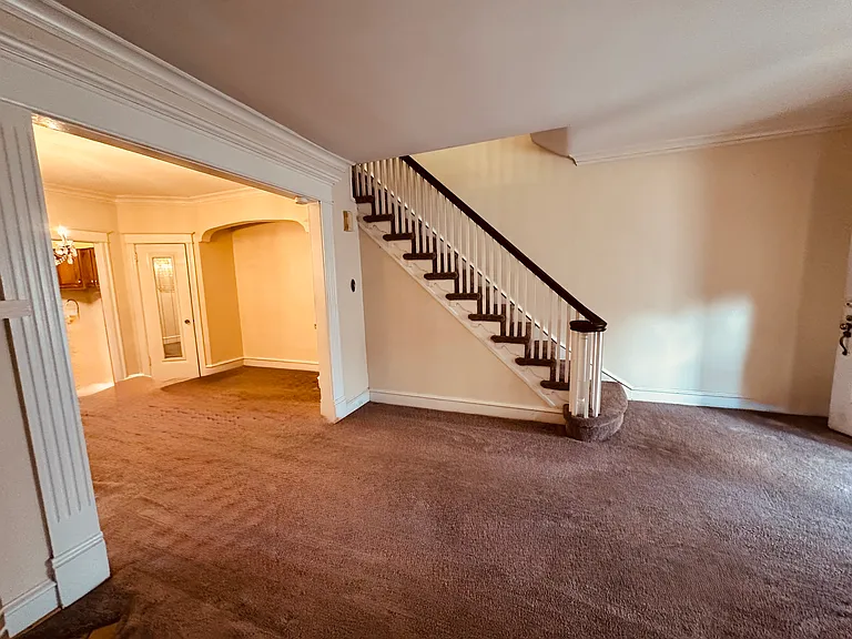 217 Avon Rd — Photo 3