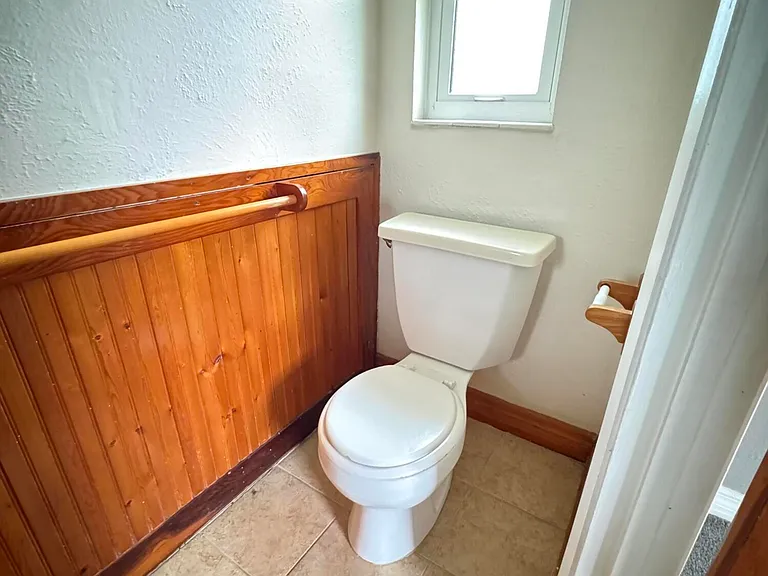 2506 Stratford Dr — Photo 9