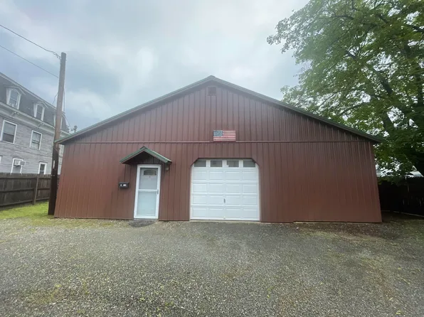 9 Elm St, South Deerfield, MA 01373
