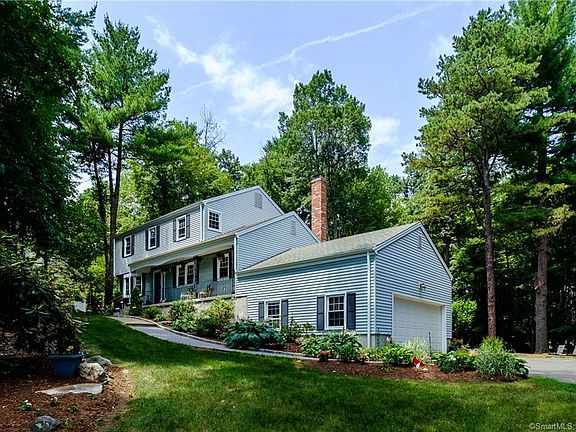 3rd image of 118 Deepwood Dr