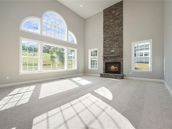 3rd image of 1004 Nicole Dr