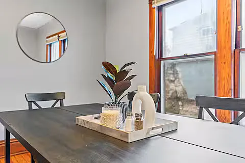 111 Carrier St NE — Photo 2