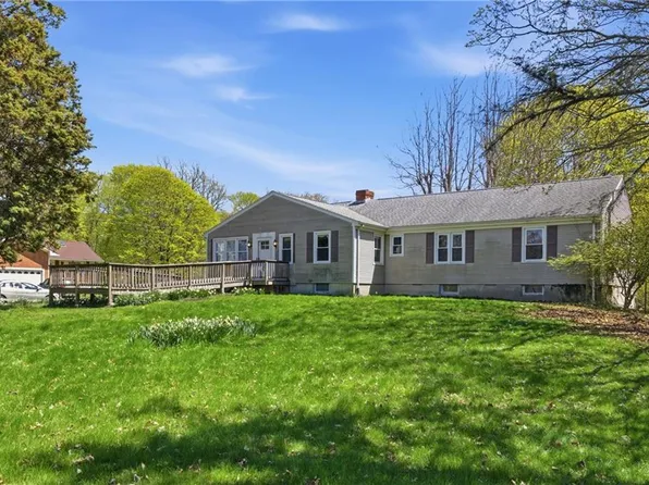 3 Wabasso Ter, Newport, RI 02842