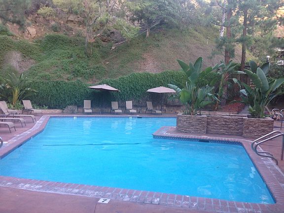 2nd image of 2700 Cahuenga Blvd E APT 4218