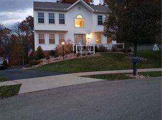 527 Blue Ridge Dr, Coraopolis, PA 15108