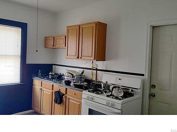 4th image of 825 Columbus Pkwy APT 3