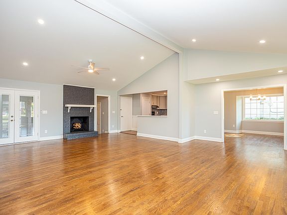 4th image of 3507 Jamaica Drive