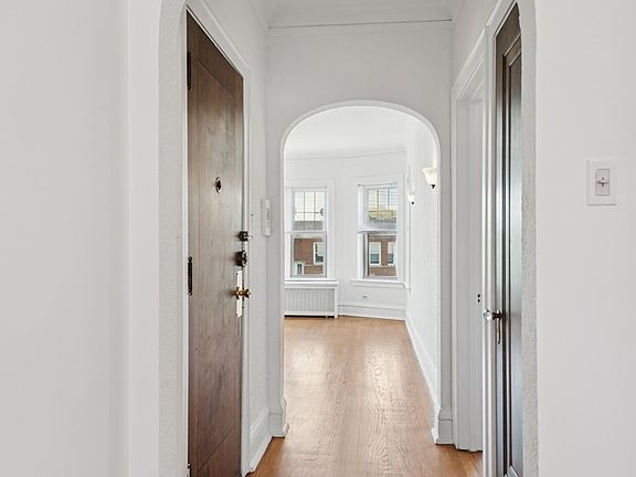 4th image of 6205 N Oakley Ave APT 3