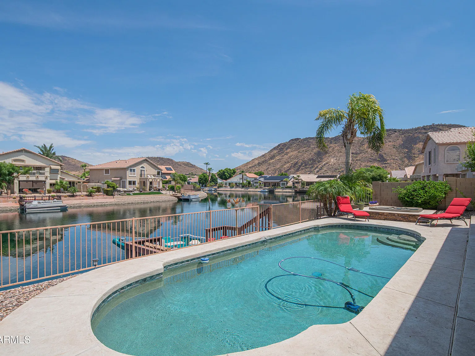 4 bed, 3.0 bath, 2556 sqft, $4,000 — Photo 2
