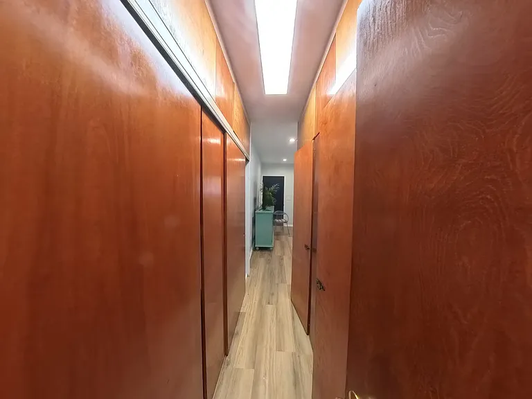1427 Carmona Ave — Photo 16