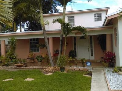 2080 York St, Opa Locka, FL, 33054