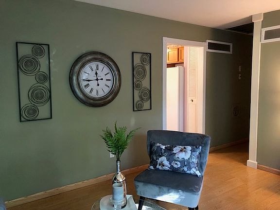 Spaceous living room.