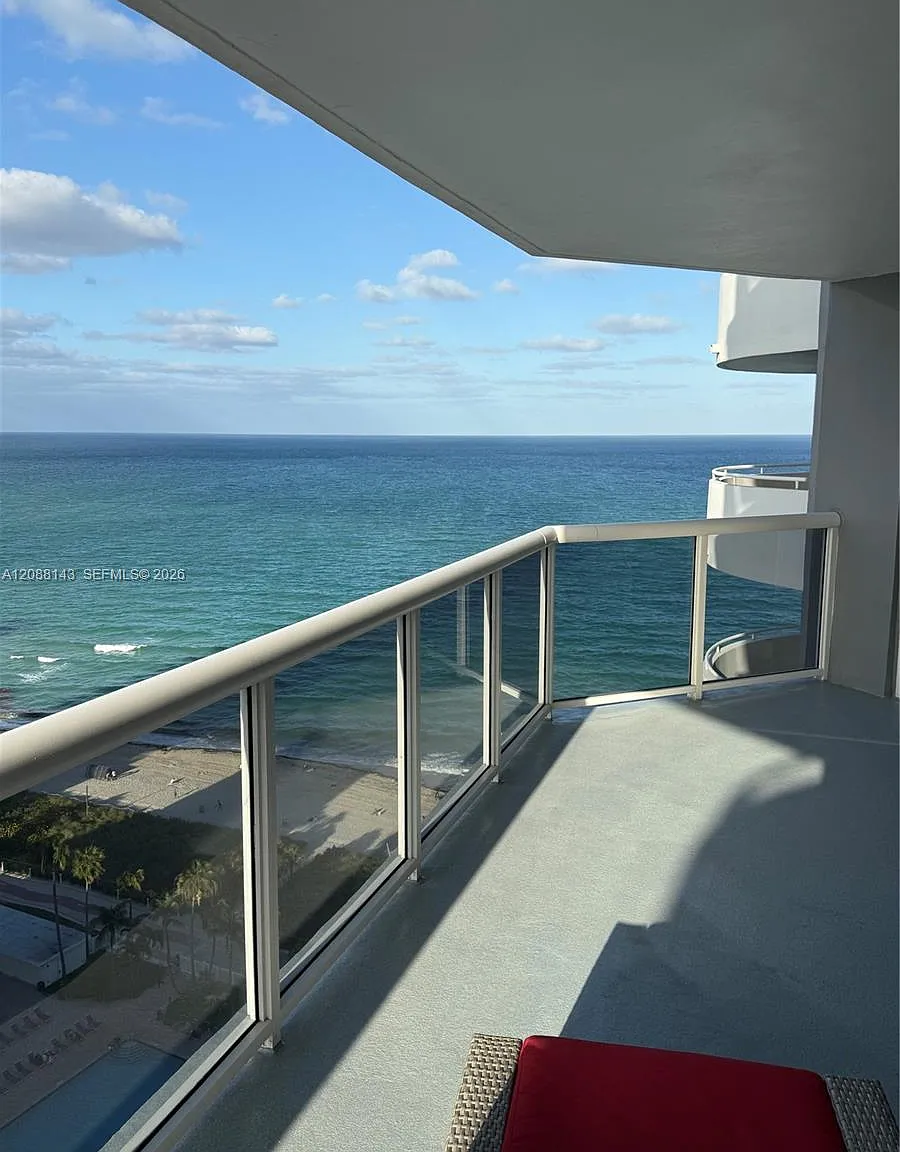 La Gorce Palace Condo — Photo 4