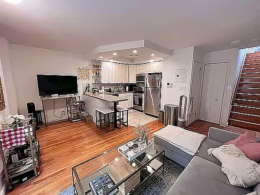 3rd image of 248 10th Ave #Penthouse D