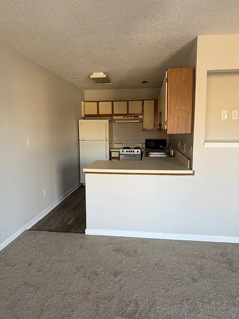 Building Photo - 1810 Greens Blvd #2