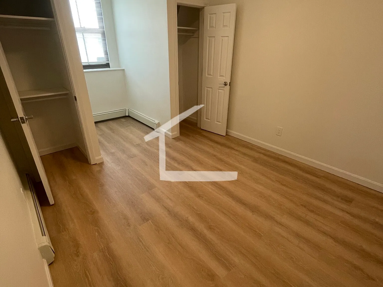 3 bed, 1350 sqft, $5,100 — Photo 3