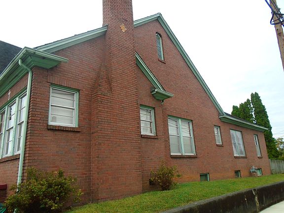 2nd image of 429 E Scott Ave