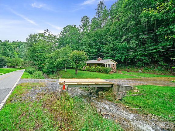 2nd image of 915 Little Creek Rd