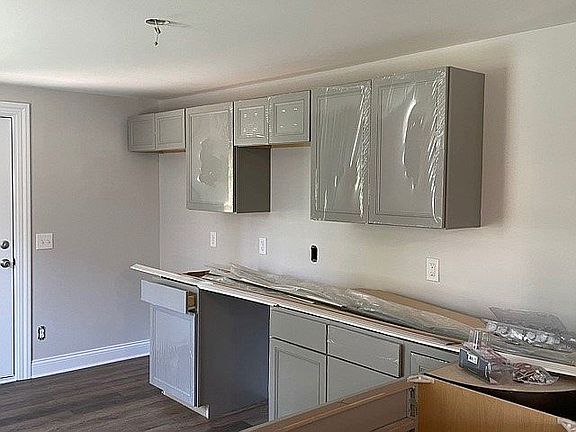 3rd image of 130 North Ave