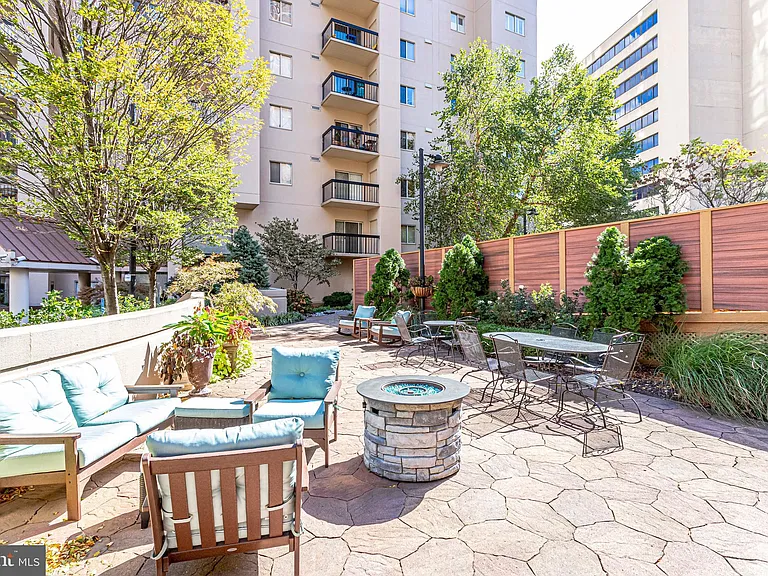 1211 S Eads St #1203 — Photo 45
