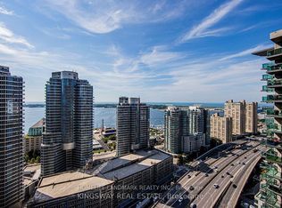 12 York St #1504, Toronto, ON M5J 0A9