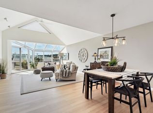1107 Elm St, White Rock, BC