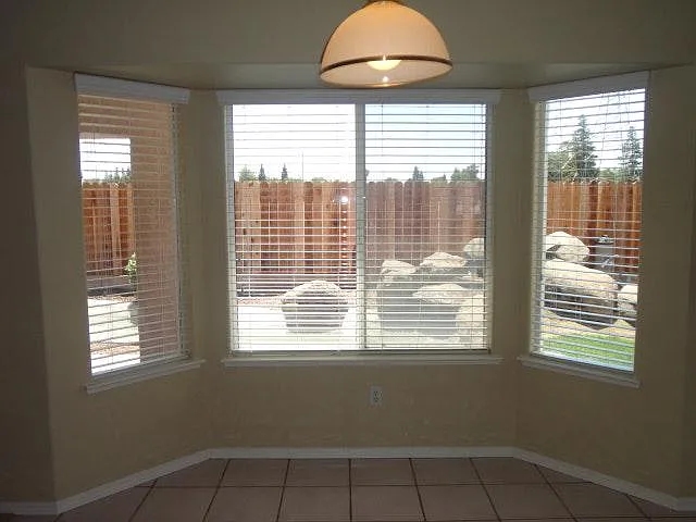 5551 W Menlo Ave — Photo 11