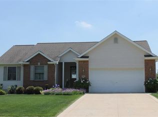 606 Red Maple Dr, Tecumseh, MI 49286