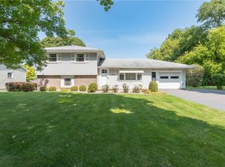 1376 Weiland Rd, Rochester, NY 14626