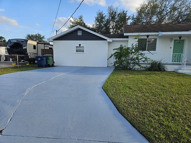 2714 W Palmetto St — Photo 3