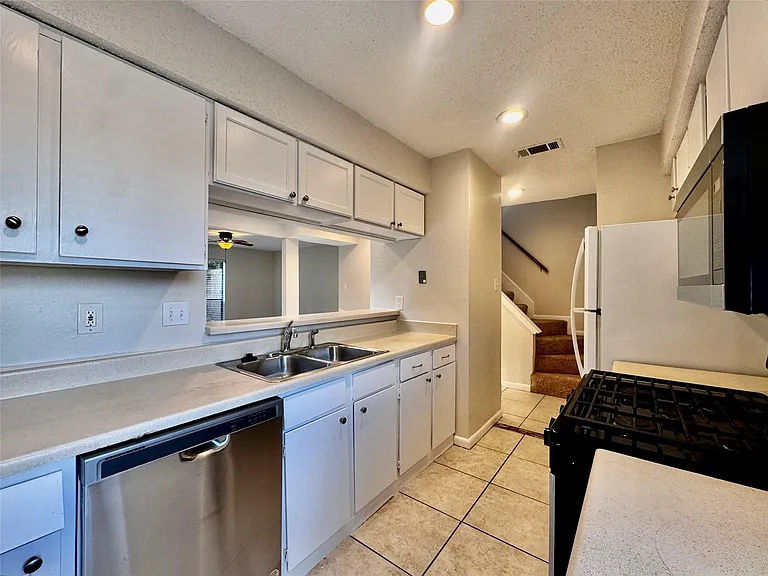 8106 Hood Cir #A — Photo 5