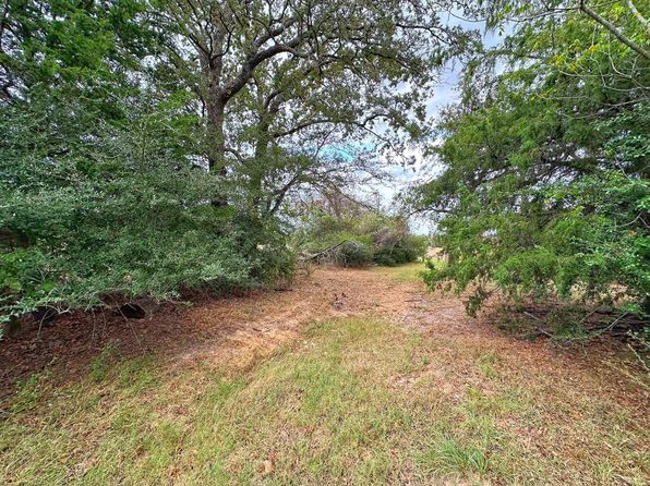 5657 N Highway 75, Buffalo, TX 75833