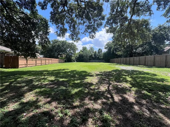 5106 Chamberlain Dr, New Orleans, LA 70122