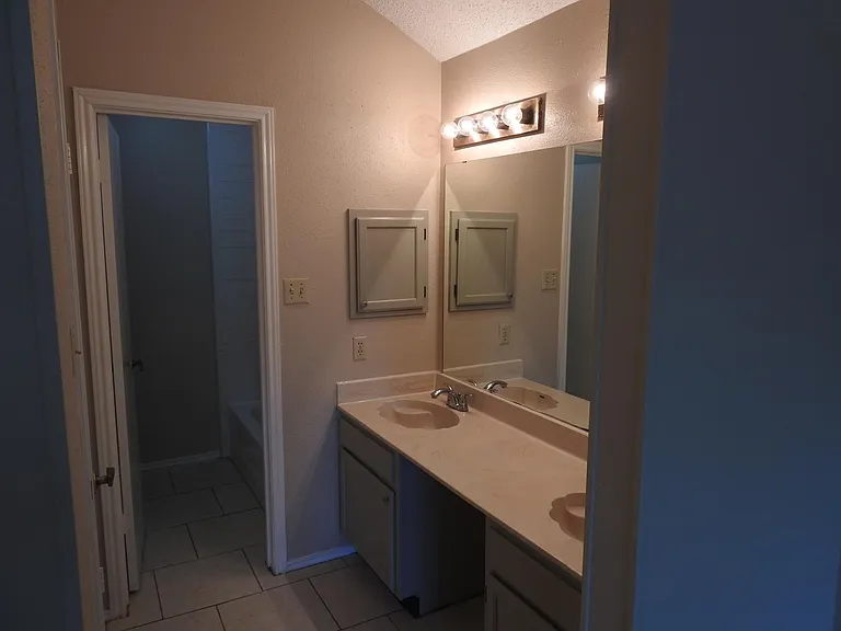 4326 Katrina Ln — Photo 11
