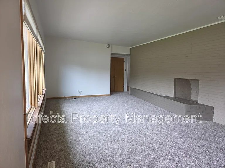 630 N Taft Hill Rd — Photo 7
