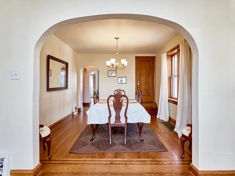 5210 Pernod Ave — Photo 10