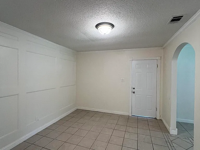 103 Ralph Dr — Photo 4