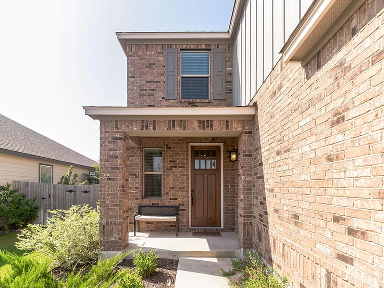 402 Thunder Valley Trl — Photo 3
