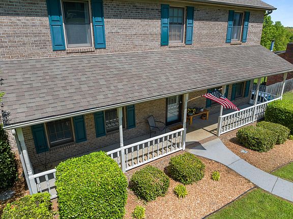 3rd image of 1345 Pin Oak Dr