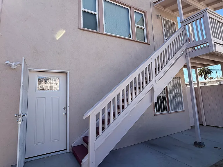 Bottom Apartment