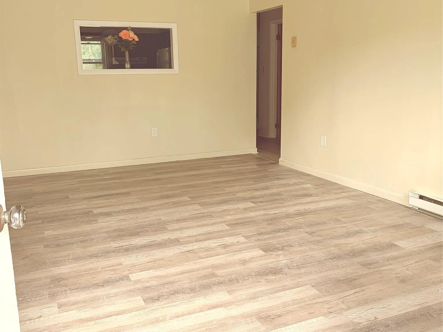 1 bed, 1.0 bath, 817 sqft, $1,650 — Photo 2