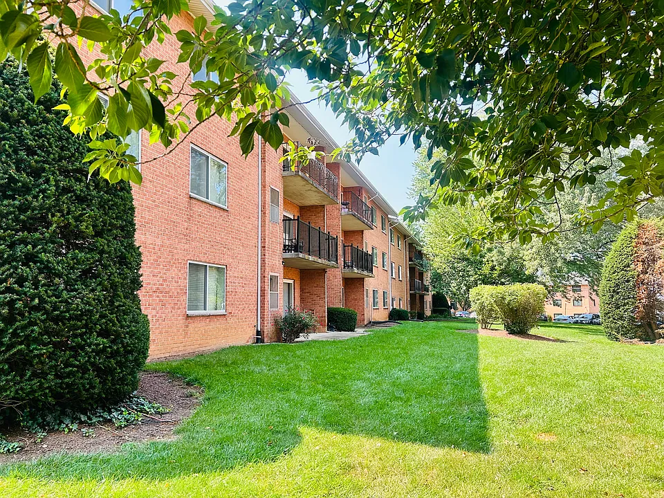 Edgewood Hill Apartments