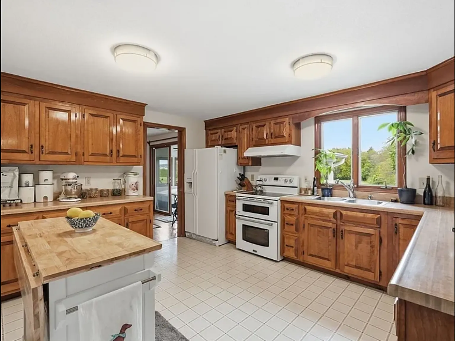 4 bed, 1772 sqft, $3,800 — Photo 2
