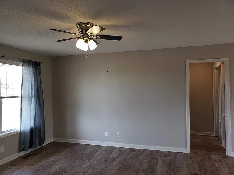 117 Waterford Dr — Photo 4