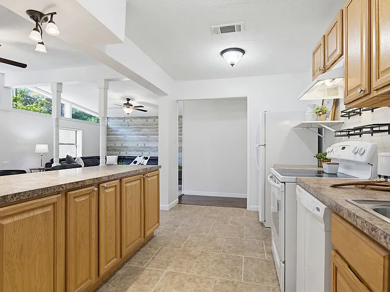 908 Rock Creek Ave — Photo 25
