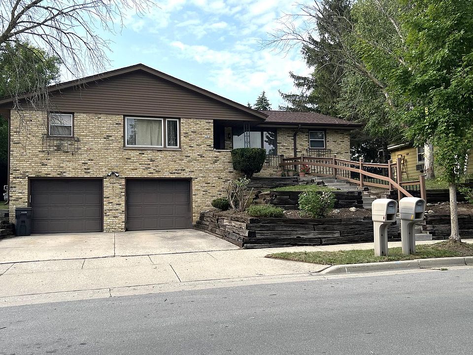 1st image of 1916 Kensington DRIVE #1918