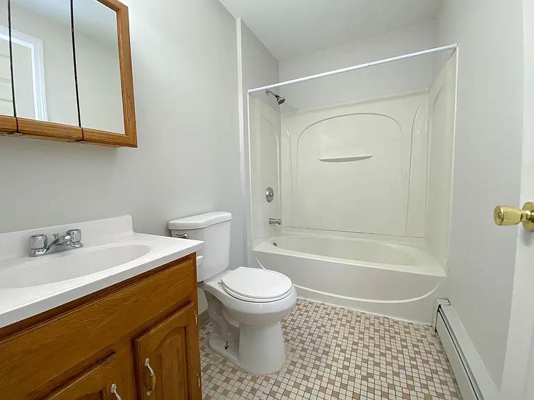 158 Ward St — Photo 12