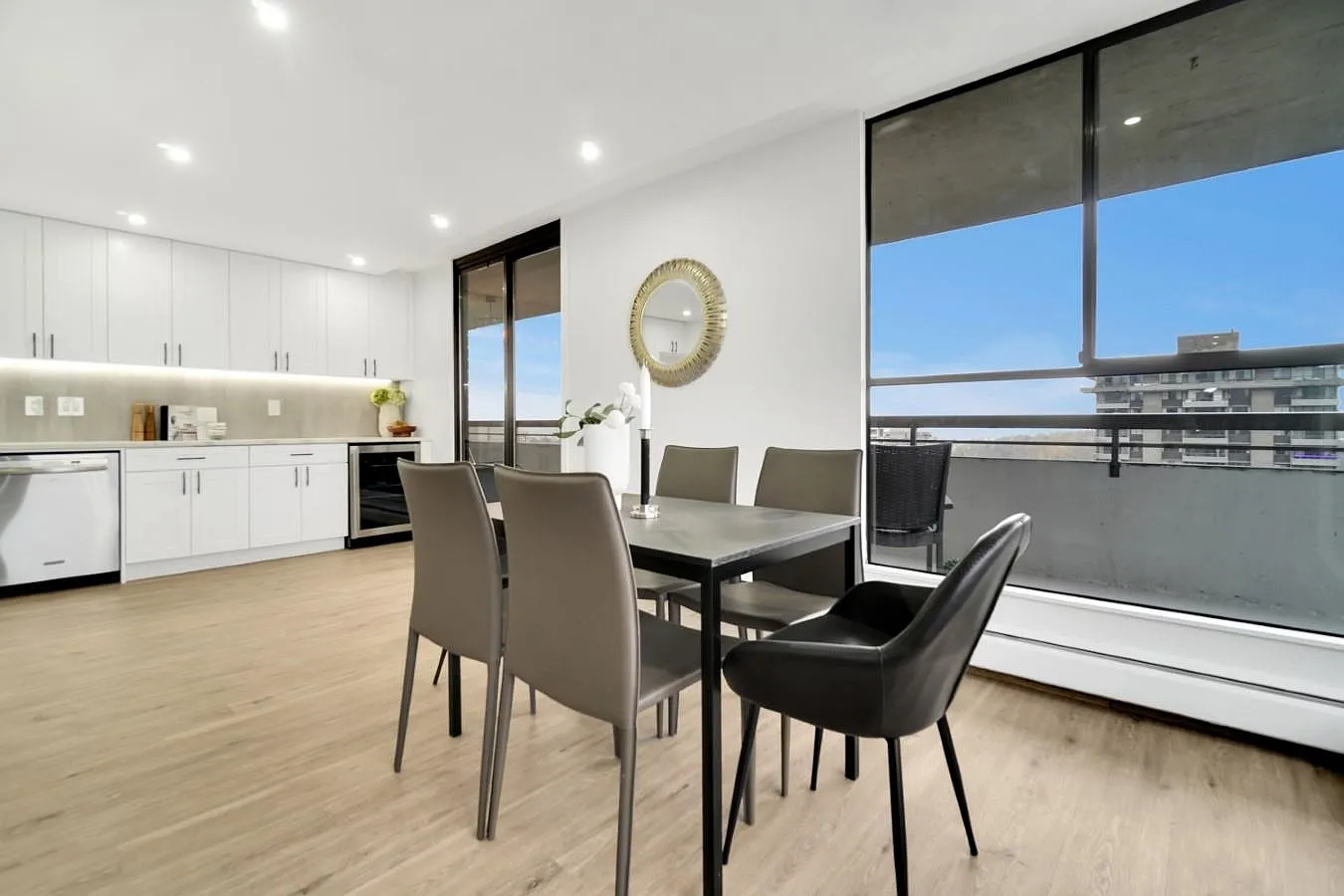 2 bed, 1.5 bath, 1200 sqft, $3,000 — Photo 3