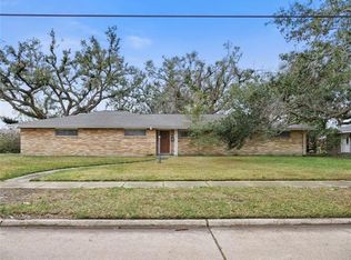218 Arlington Dr, Lake Charles, LA 70605