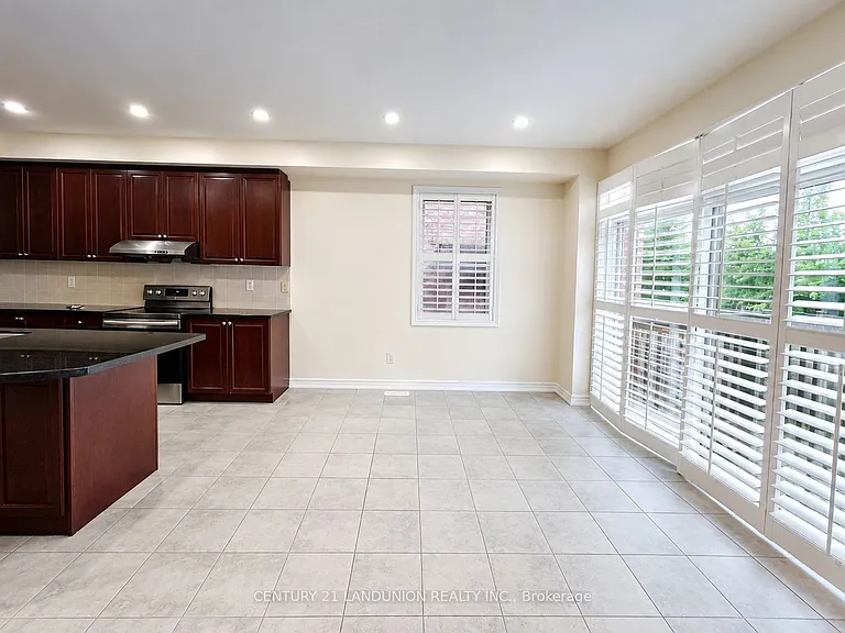 2238 Gladacres Ln — Photo 14